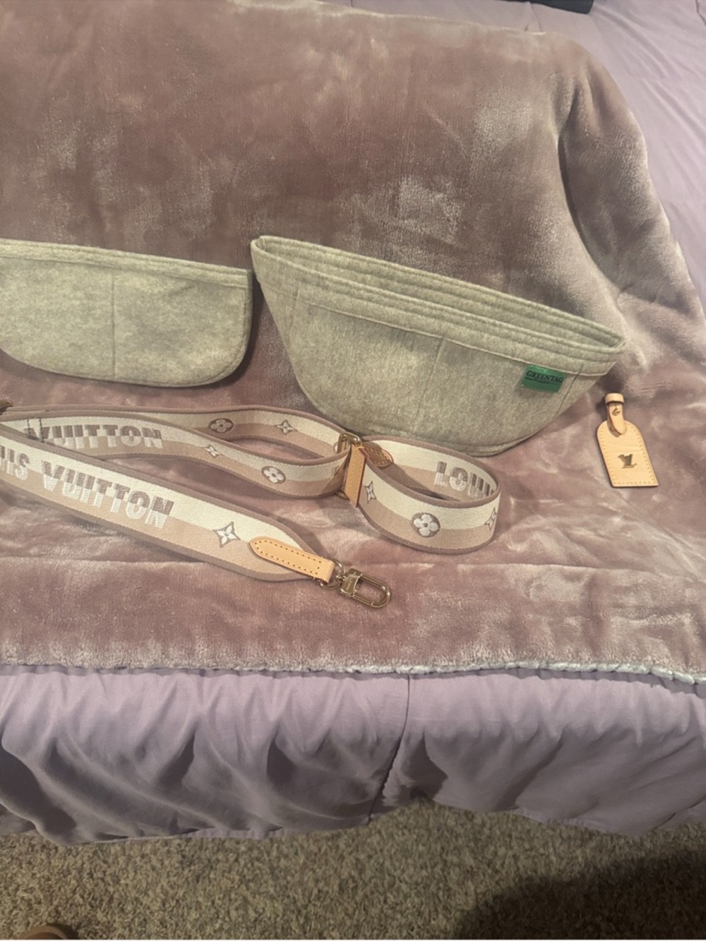 Louis Vuitton Monogram Crossbody in Brown with Tan and Gold Accents. Strap added - Picture 13 of 14